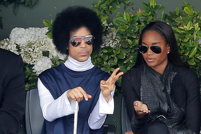 Illustration for article titled Prince At The French Open With A Scepter